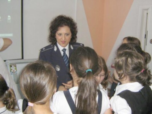 Ce sfaturi dau poliţiştii constănţeni elevilor, înainte de vacanţa de vară